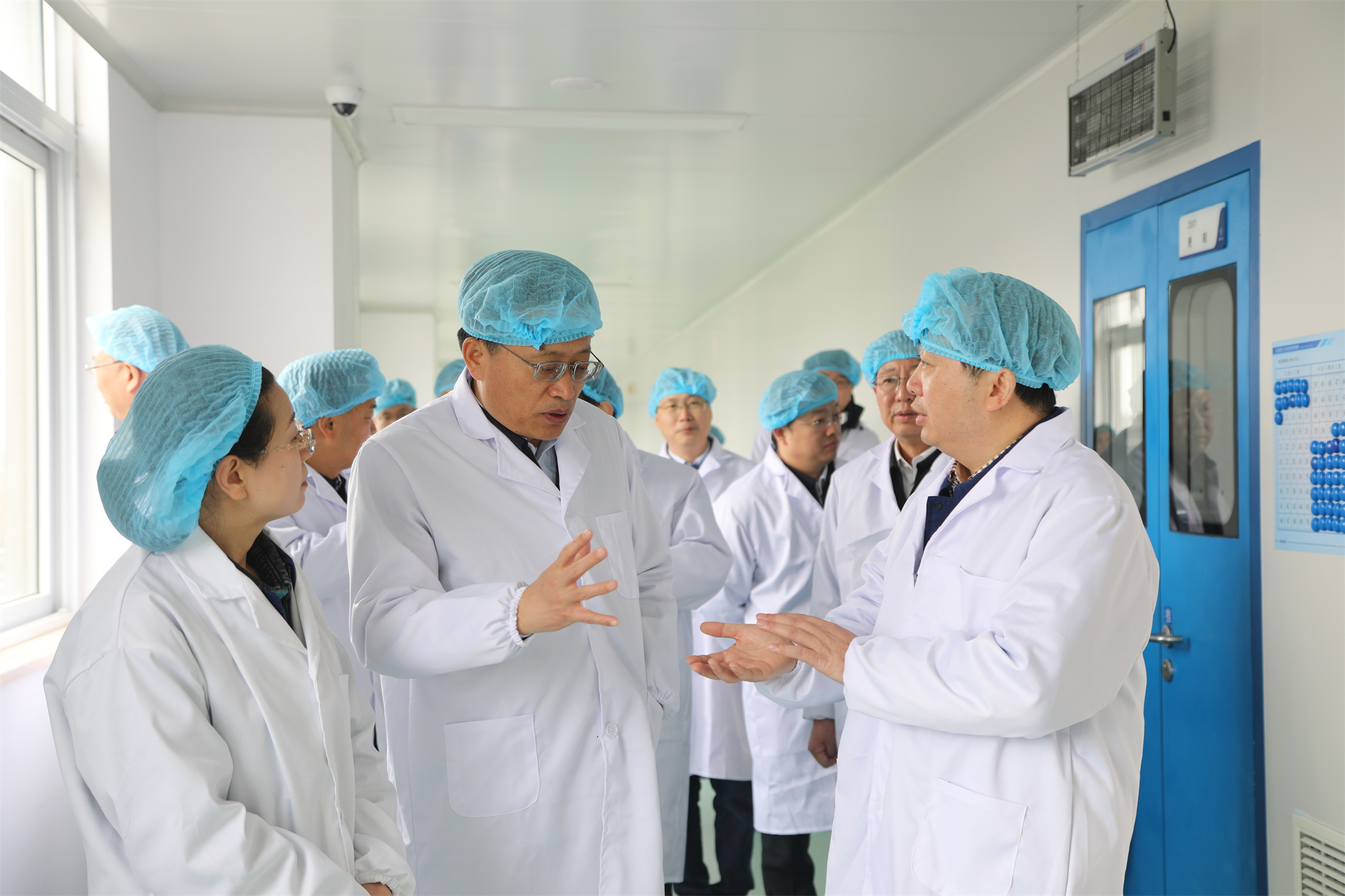 江苏省副省长胡广杰一行莅临mk体育调研指导
